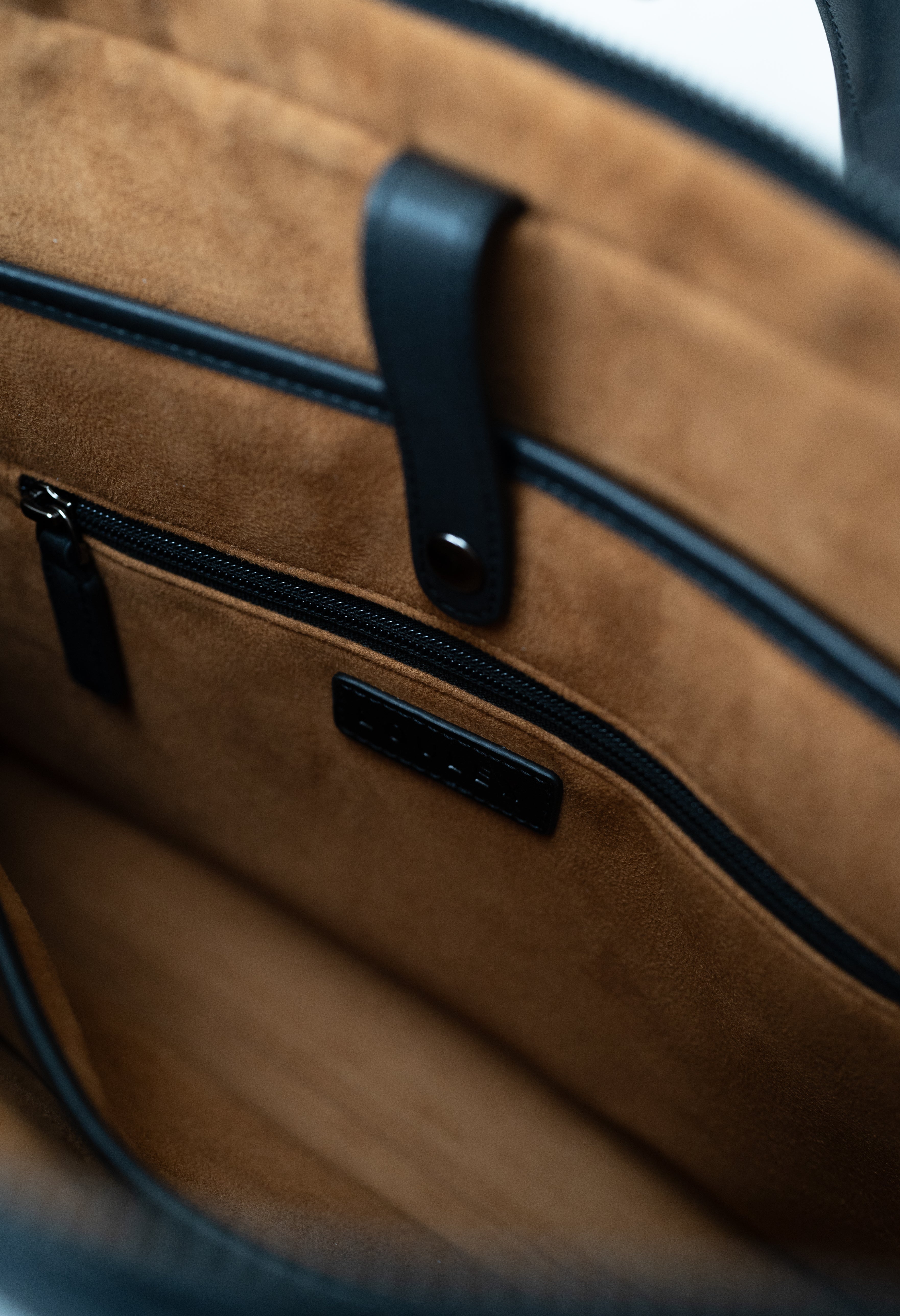 Loulex Briefcase brašna na notebook 15" černá