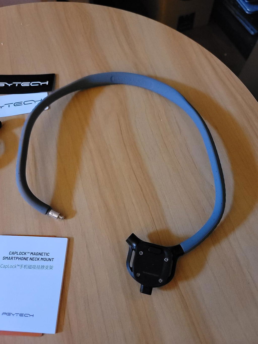 PGYTECH CapLock magnetický držák telefonu na krk