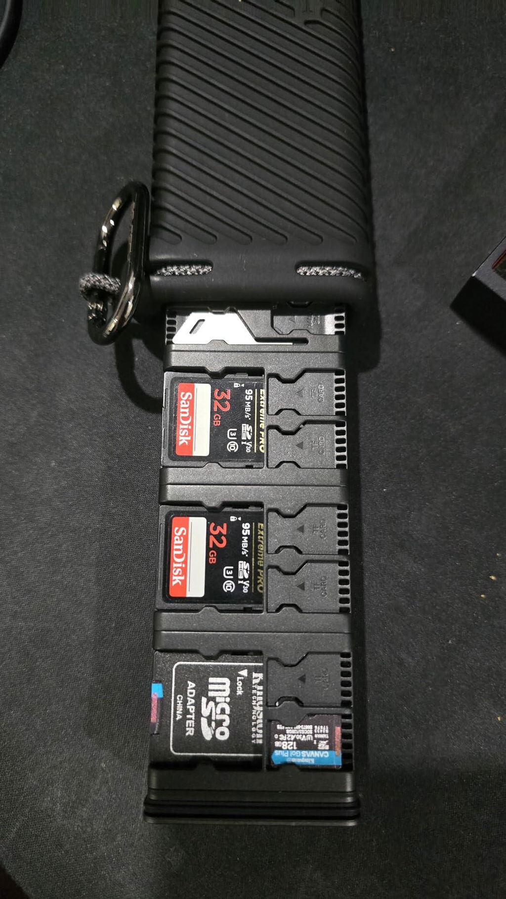 PGYTECH CreateMate pouzdro na paměťové karty hliníkové IP54