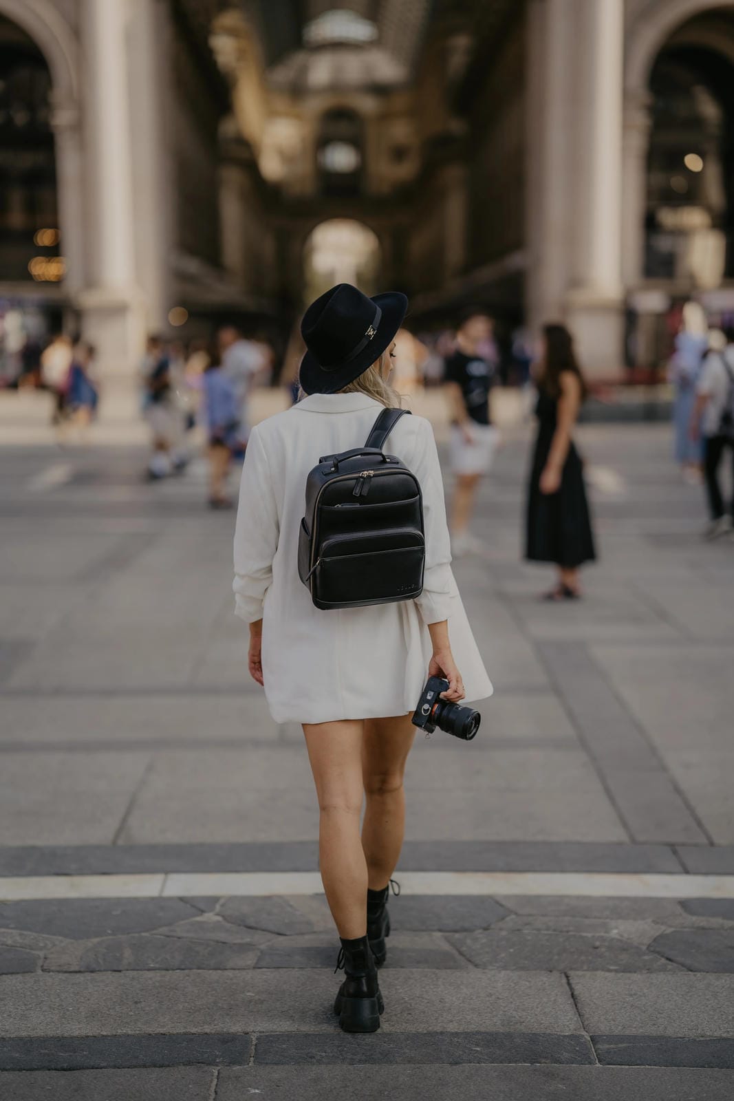 Loulex mini-bag fotobatoh 13,7 l černý