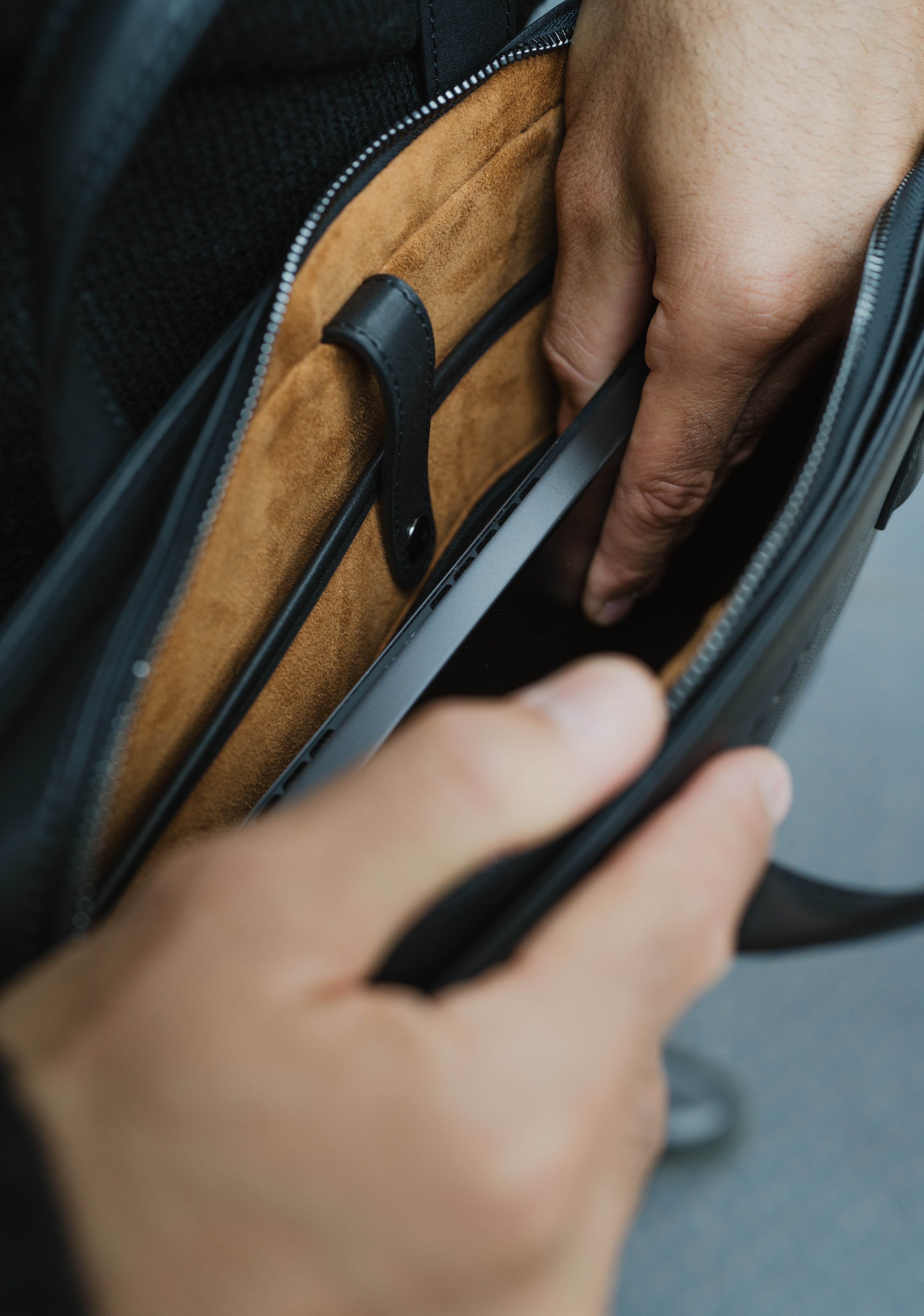Loulex Briefcase brašna na notebook 15" černá