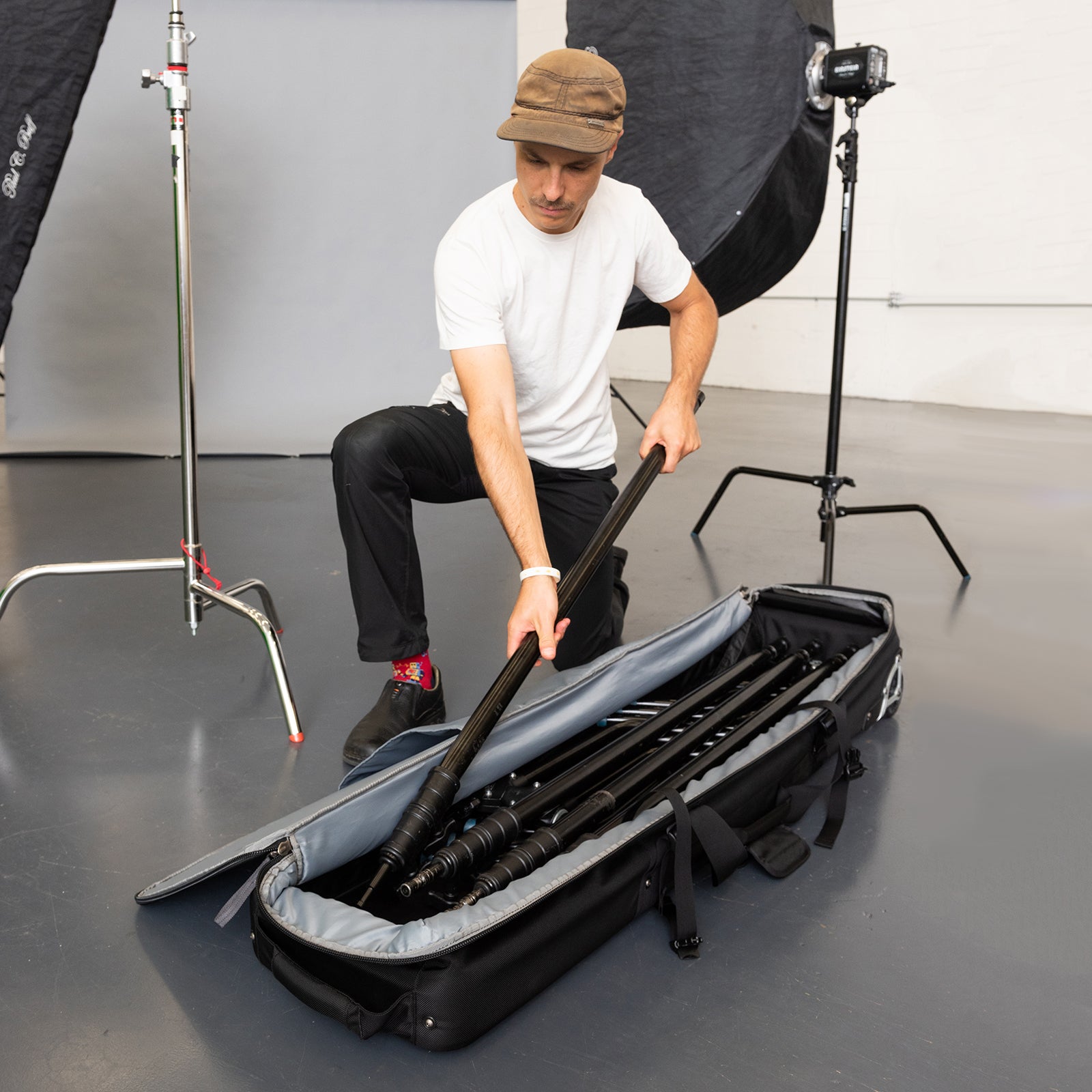 ThinkTank Stand Manager 52 kufr na stativy pojízdný 132 cm