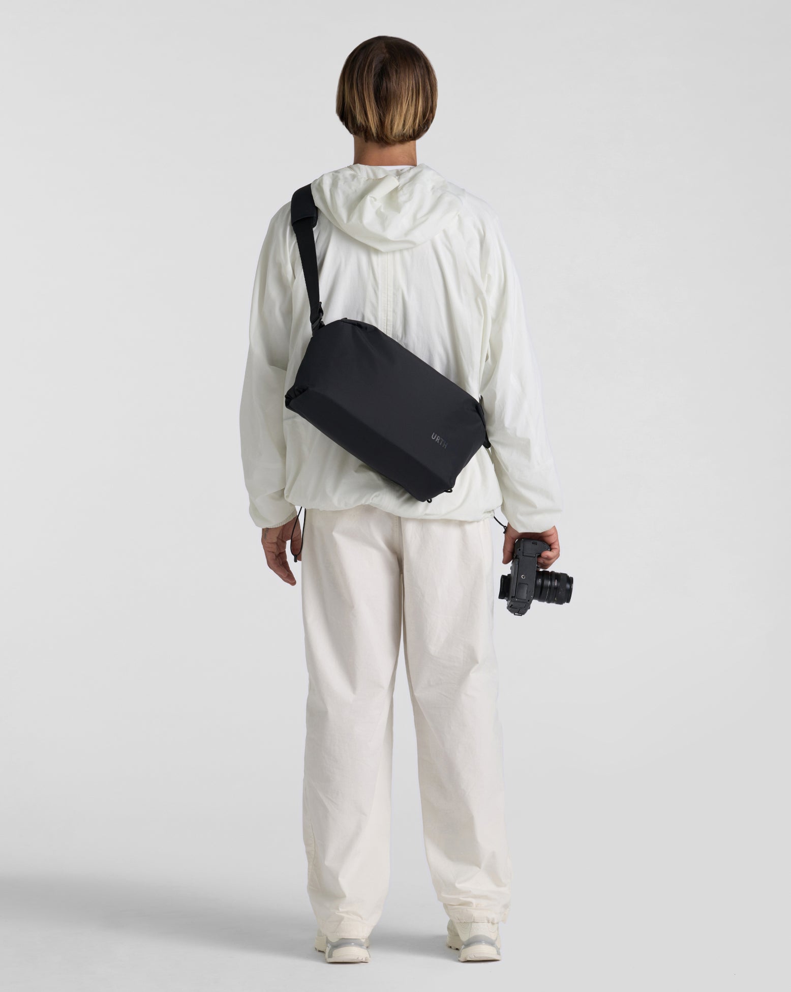 Urth Dolomite Sling 8L fotobrašna na fotoaparát větší