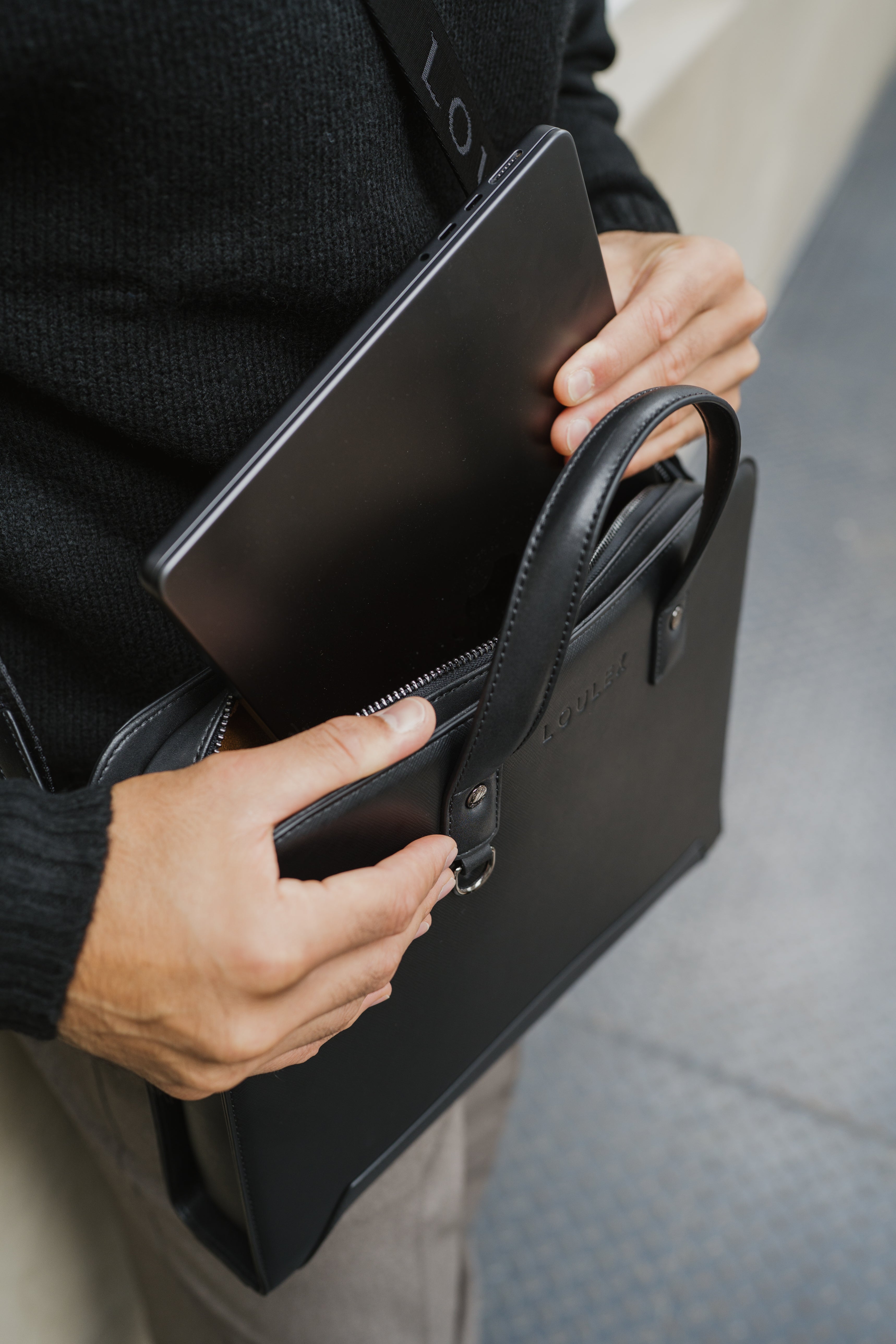 Loulex Briefcase brašna na notebook 15" černá