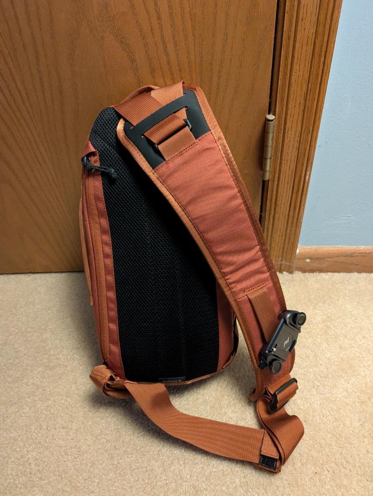ThinkTank TurnStyle 8L fotobrašna sling přes rameno