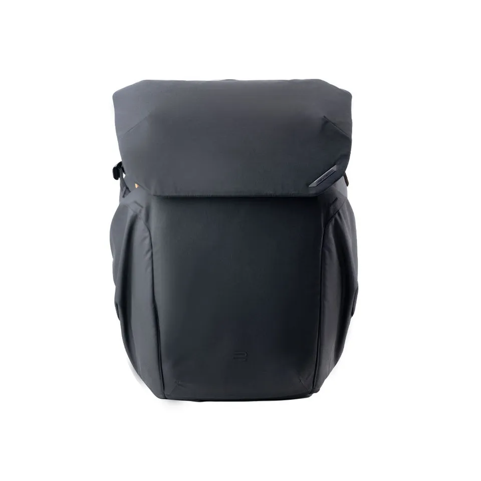 PGYTECH OneGo 2 fotobatoh 20L matte black zadní přístup
