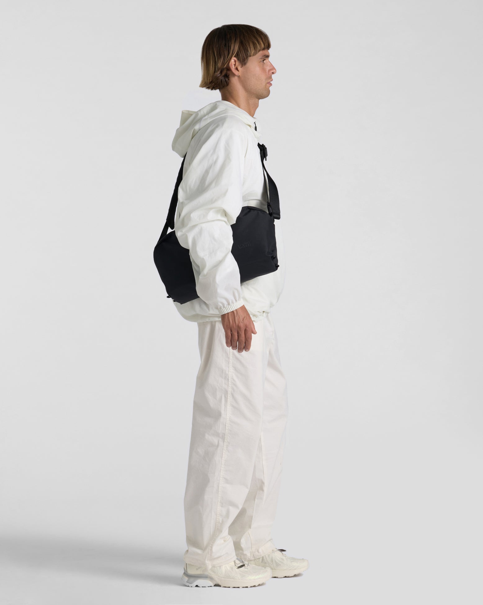 Urth Dolomite Sling 8L fotobrašna na fotoaparát větší