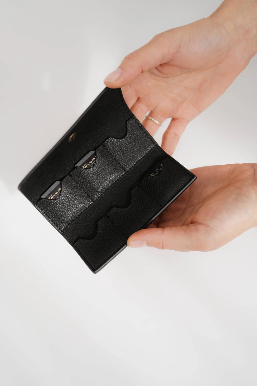 Loulex Mini SD-Wallet pouzdro na SD karty černé