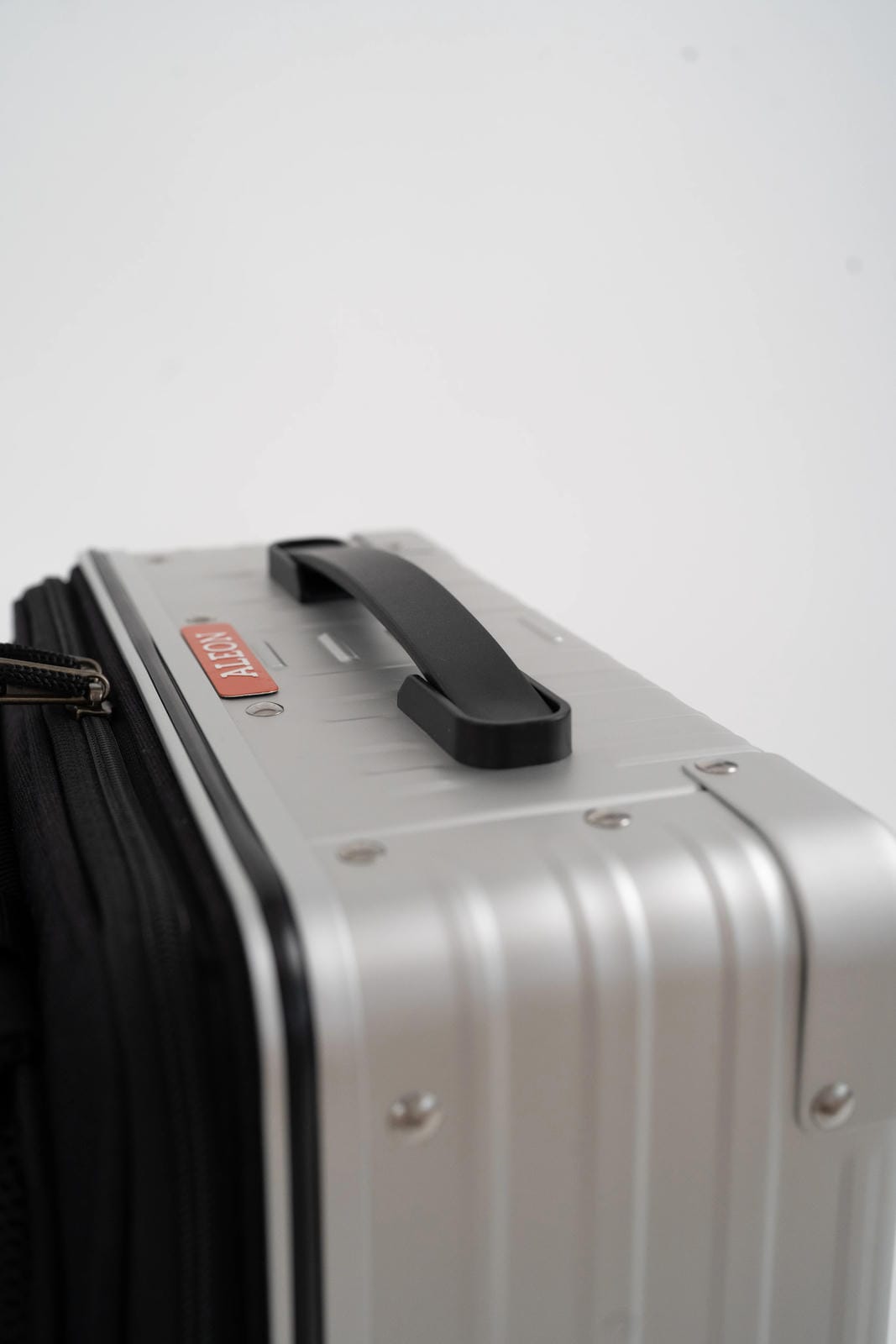 Loulex Aleon 16" hybridní fotobatoh hliníkový 12 l