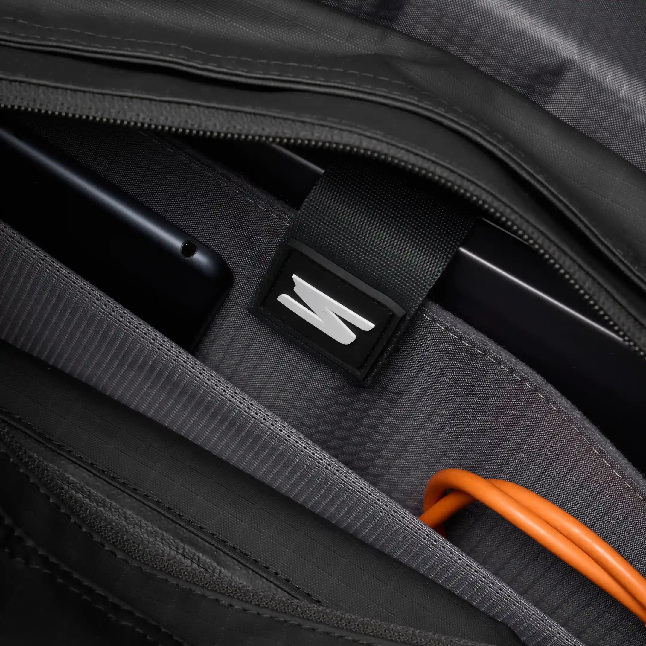 Sakk Everyday Organizer tote na notebook 16" a fotoaparát