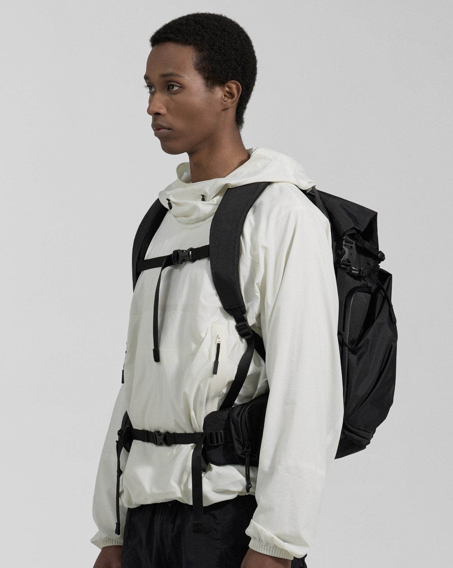 Urth Helios batoh 40L outdoor rozšířitelný