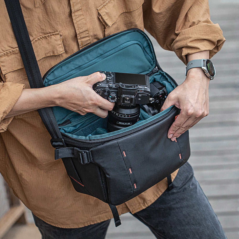 PGYTECH OneMo Sling 7L fotobrašna Space Black